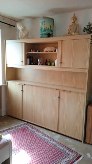 Schrank mit Bett