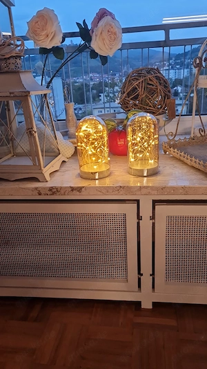 Glaskuppel mit LEDs