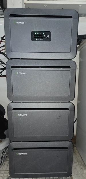 Growatt Nexa 2000 mit drei zusätzlichen Akkus
