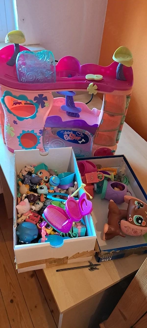 Littlest petshop, Haus und Mix von Tieren und Zubehör