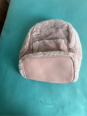 Kleiner flauschiger Rucksack in Rosa, neu & unbenutzt
