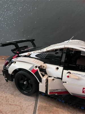 LEGO Technic Porsche 911 RSR (42096) 