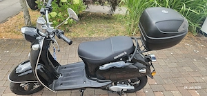 E-Roller Nova Motors e-Retro Star Li. 45 km h