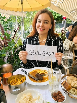 Ich biete Massagen und sexuelle Dienstleistungen an.