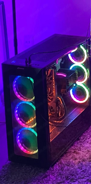 Gaming Pc mit Glasverkleidung und RGB