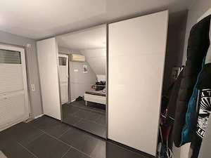 Schwebetürenschrank