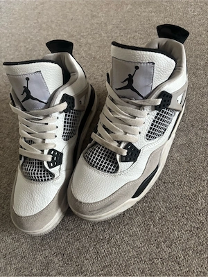 Jordan 4 Military black