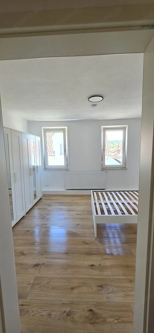 Frauen WG, Neue Zimmer mit Möbel sofort frei in Obertürkheim Bild 5