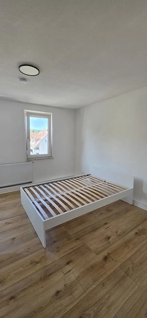 Frauen WG, Neue Zimmer mit Möbel sofort frei in Obertürkheim Bild 3