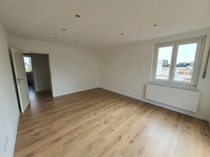 WG Zimmer in einer neu renovierten Wohnung ab sofort frei  Bild 3