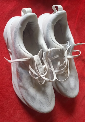 ASICS Novablast 5 - Laufschuhe - Größe 42,5