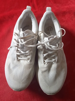 ASICS Novablast 5 - Laufschuhe - Größe 43