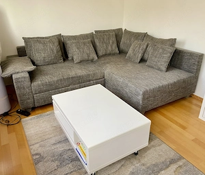  Schlafsofa mit Tisch zu verschenken.