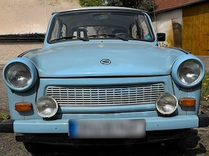 Himmelblauer Trabant 601 s im Originalzustand