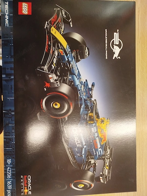 Red Bull Racing Formel 1 Rennwagen von Lego Technik 