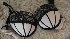 BH Damen Wäsche Spitze schwarz rosa getragen NEU