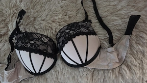 BH Damen Wäsche Spitze schwarz rosa getragen