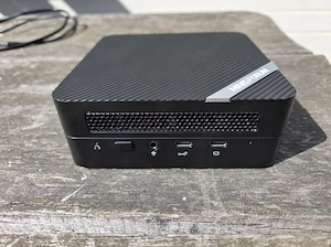 Minisforum Mini-PC UM560XT