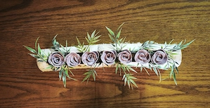 Birke mit Keramikrosen