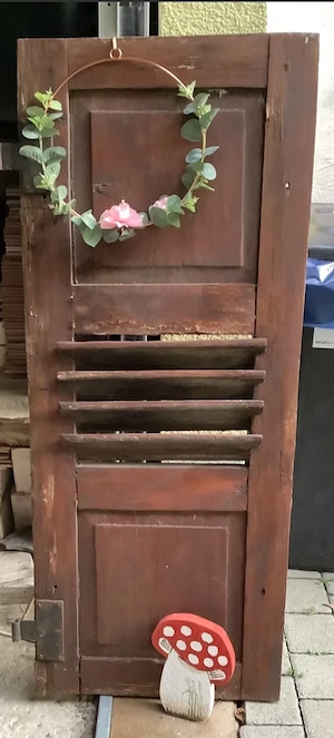 Große Fenster-Holzlade zum dekorieren