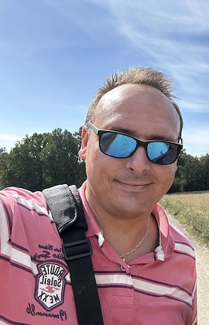 Er sucht sie für diskrete Stunden zu zweit
