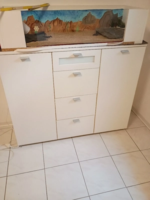 Schrank weis