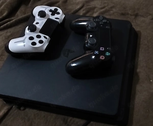 Playstation 4 slim mit 2 Controller 