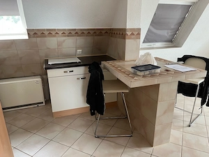 Helle 2 Zimmer Wohung gut geschnitten