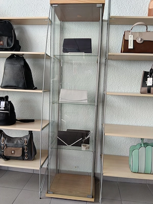 Glasvitrine von IKEA
