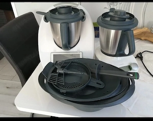 Thermomix TM6 in sehr gutem Zustand mit viel Zubehör