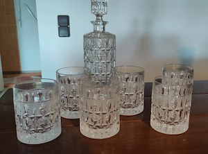  6 Whiskey Tumbler und 1 Whiskey Karaffe aus Kristallglas