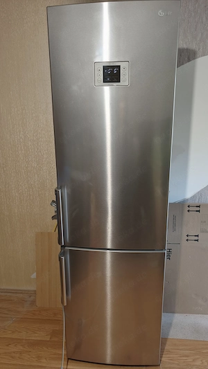 Kühl-Gefrierkombination LG GB7143AESF 385 Liter Stauraum sowie Total No Frost