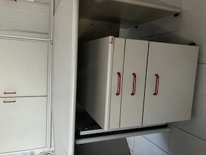 gut erhaltene Büromöbel an Selbstabholer  Bild 6