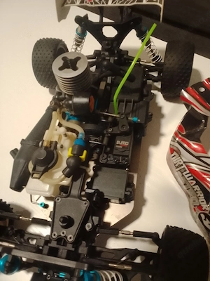 Carson ferngesteuertes Nitro Auto ohne Fernbedienung 