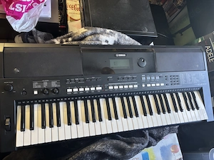 Yamaha PSR E433 Keyboard 