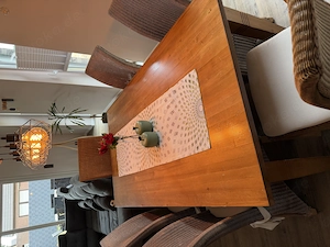 Esstisch Massivholz 180   100 cm + 6 Rattanstühle