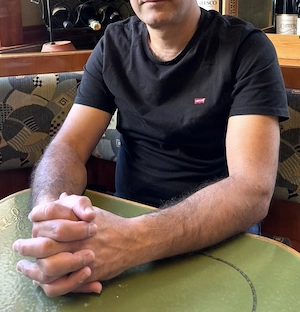 Sympathischer, attraktiver Mann sucht niveauvolle und diskrete Treffen
