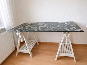 Schreibtisch mit schicker Glasplatte Bild 2