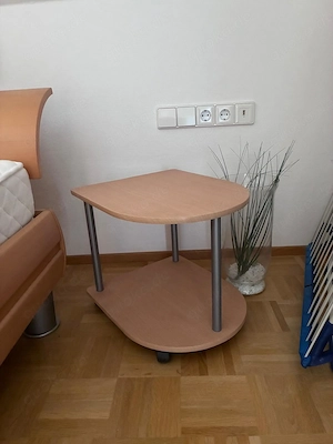 Beistelltisch, Nachttisch auf Rollen
