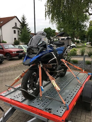 Motorradanhänger von Privat zu verleihen