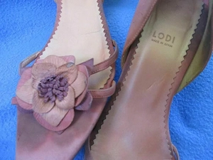 VINTAGE 3D Blüten Flower Echt Leder High Heels Peep Toes Cut Out Pumps LODI 6  39  39,5 zimt Pastell