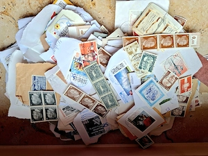 Unzählige Briefmarken aus versch. Ländern