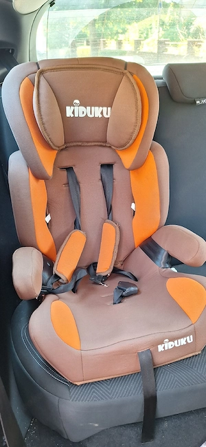 Kinder Autositz