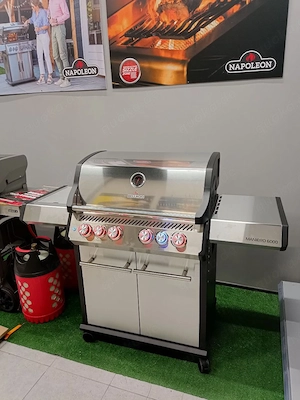Freunde, lernt den neuen Gasgrill Bellagio Villa 400 kennen   ein großer, funktionaler Grill zu eine
