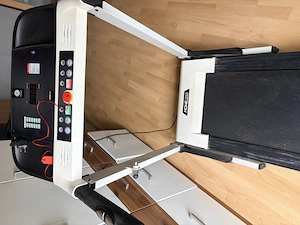 Heimtrainer  Laufband der Firma Home Track