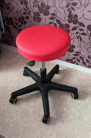 Rollhocker 15 Euro, in sehr guten top zustand. 