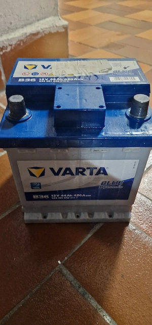 Auto batterie VARTA Blue B36 12V 44Ah 420A   frisch geladen & fit