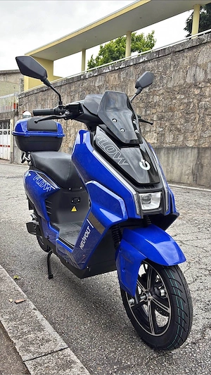 NEOVOLT FLOW Elektroroller   Blau   Hervorragender Zustand Bild 5