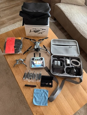 DJI Mini 5 Pro Drohne mit umfangreichem Zubehör 512 GB