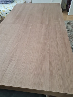 Esstisch aus Holz
